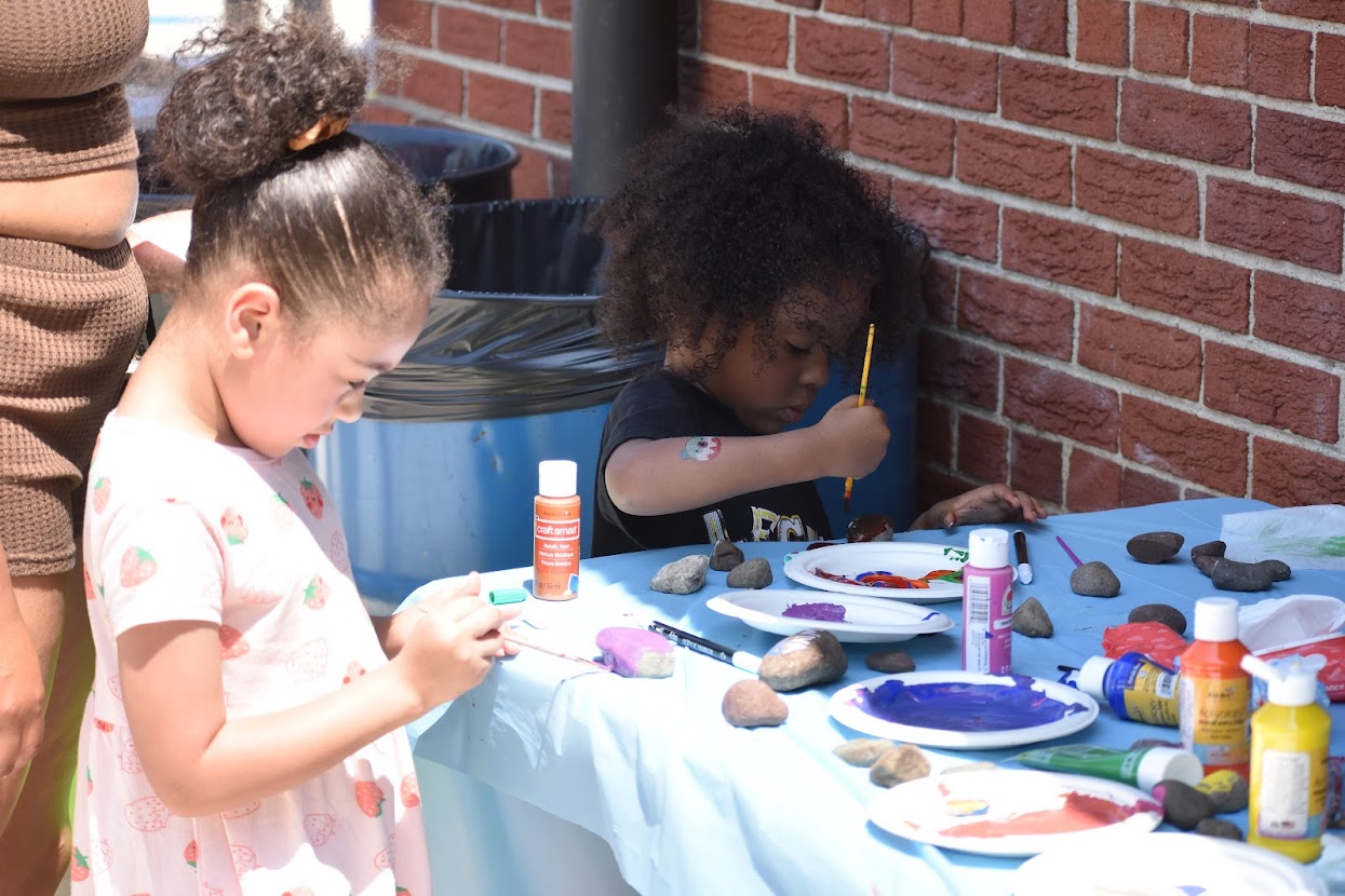 girls painting